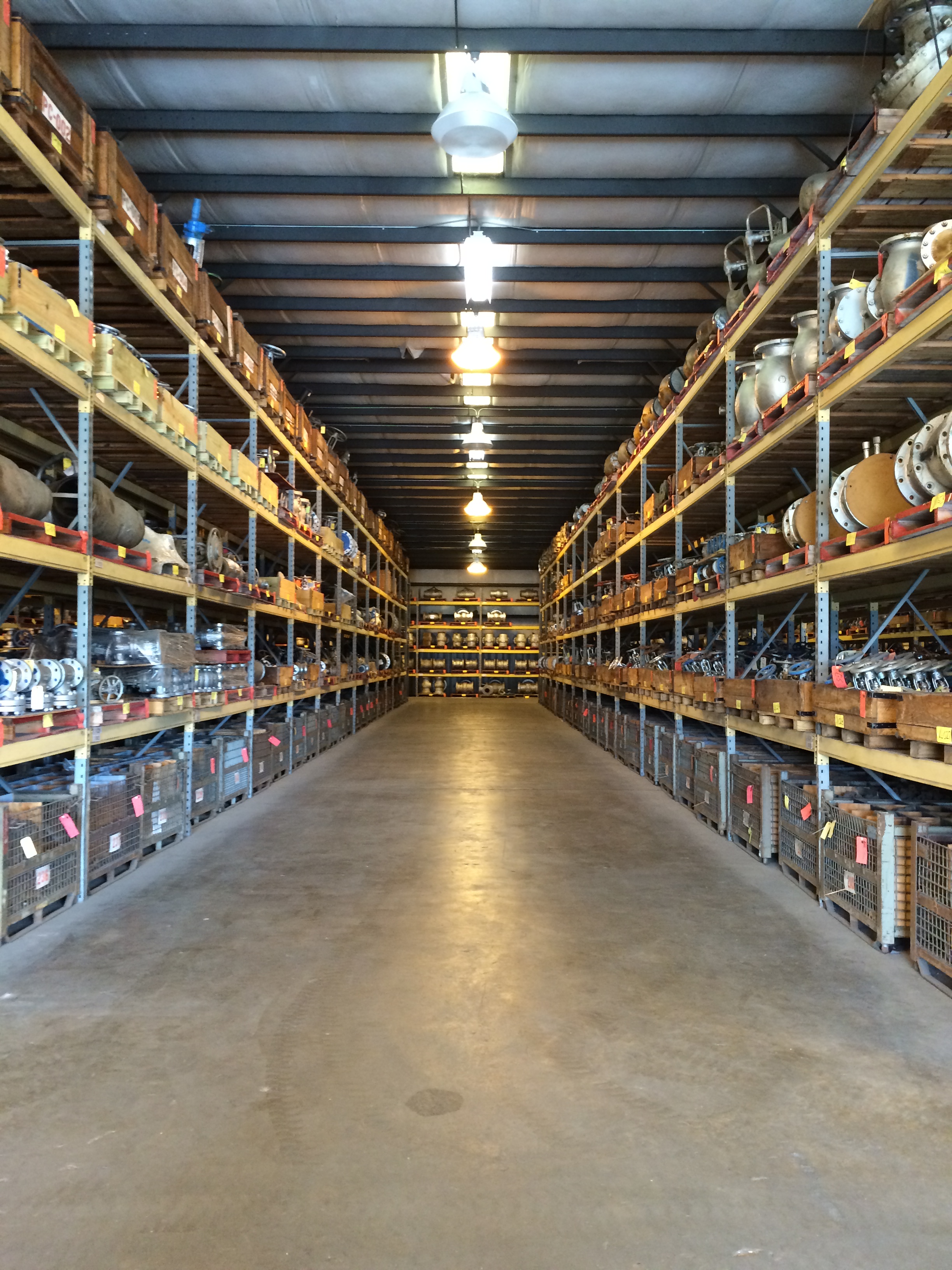 https://0201.nccdn.net/1_2/000/000/141/4ce/warehouse-aisles--28-.jpg
