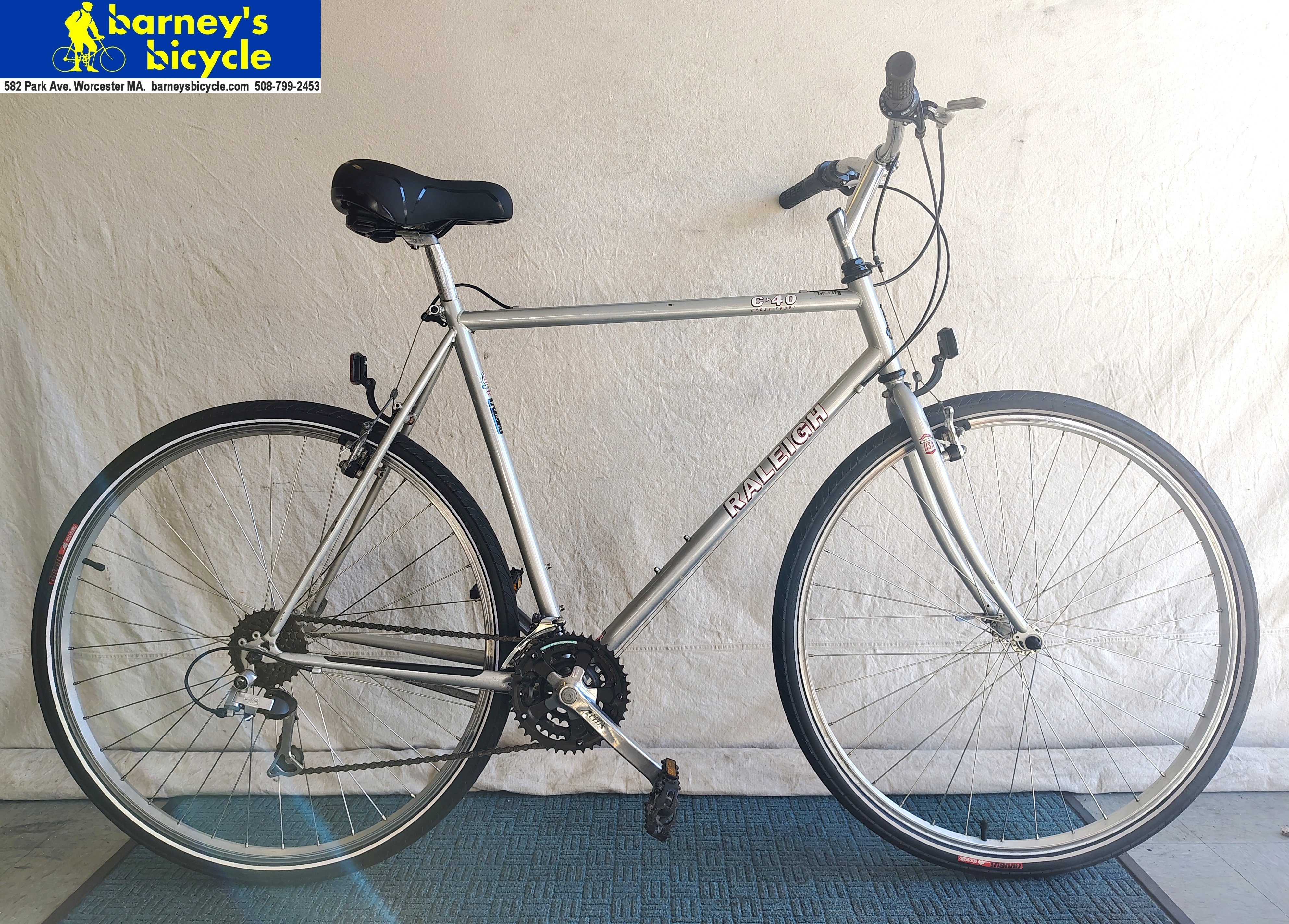 Raleigh C40
Frame Size: 23" XL/ Rider Height: 6'0-6'3
$409.00 (Professionally Tuned) 
