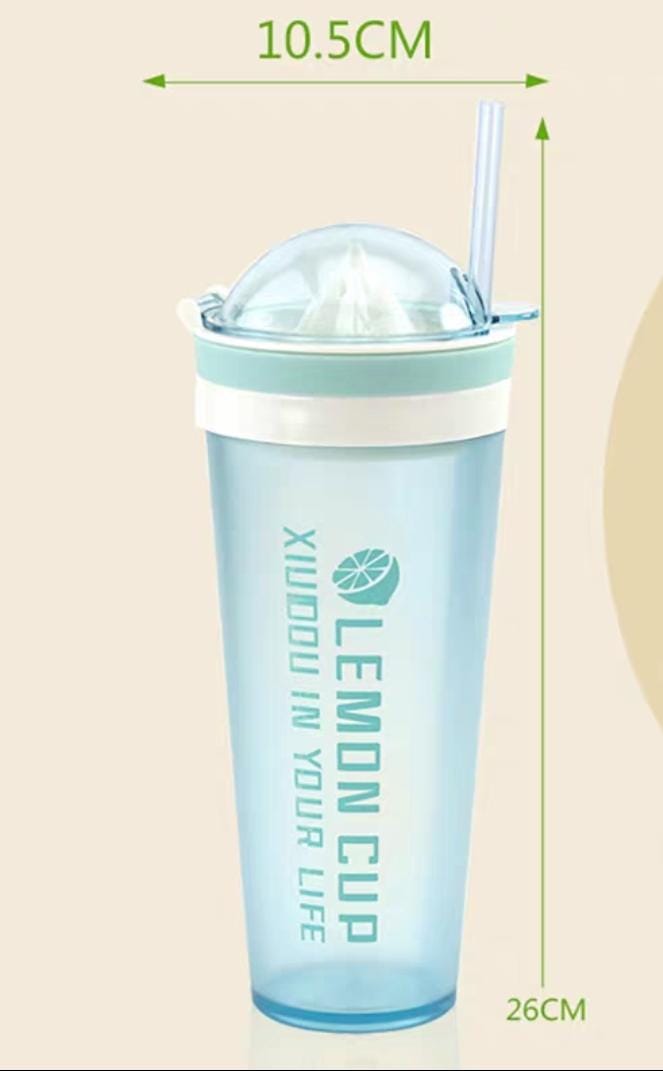 252AD
VASO CON EXPRIMIDOR DE NARANJA
CAPACIDAD DE 600 ml