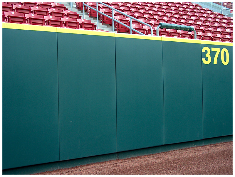 Wall pad outfield||||