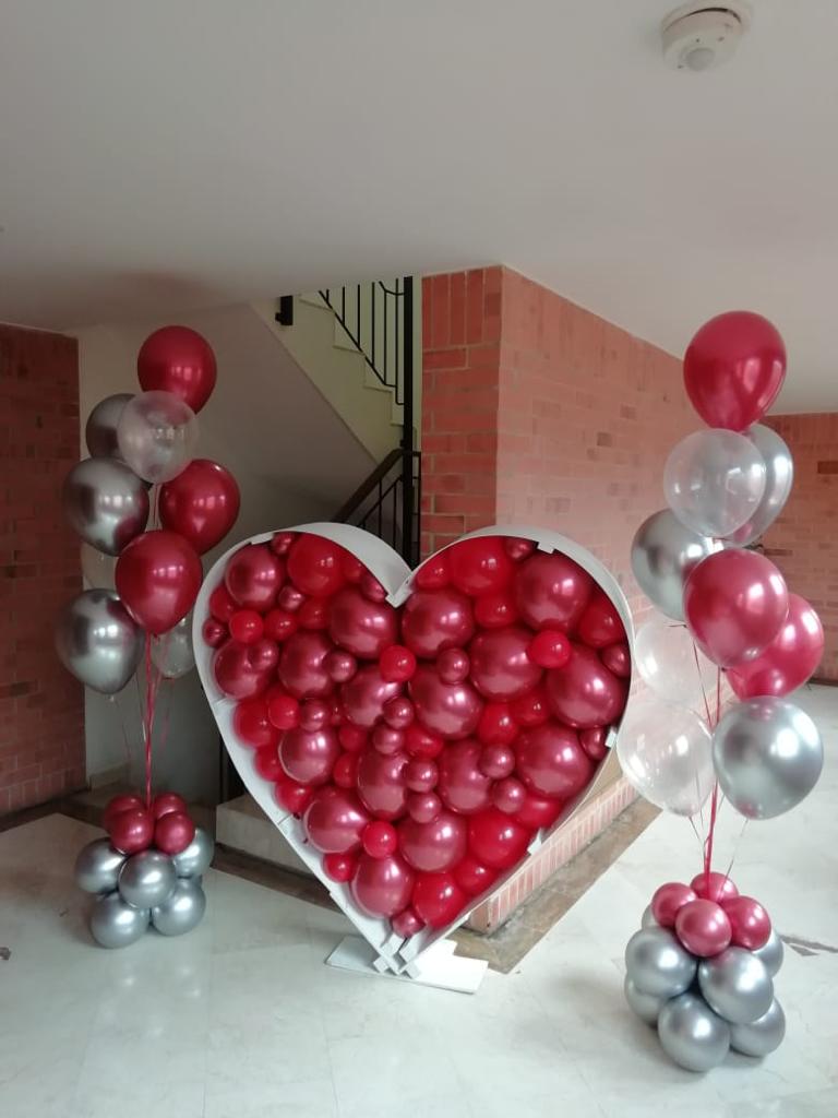 Corazon Hueco Gigante
$60.000 Sin Globos
$250.000 Con Globos
1.40m Alto X 1.40m Ancho
24Cm Profundidad