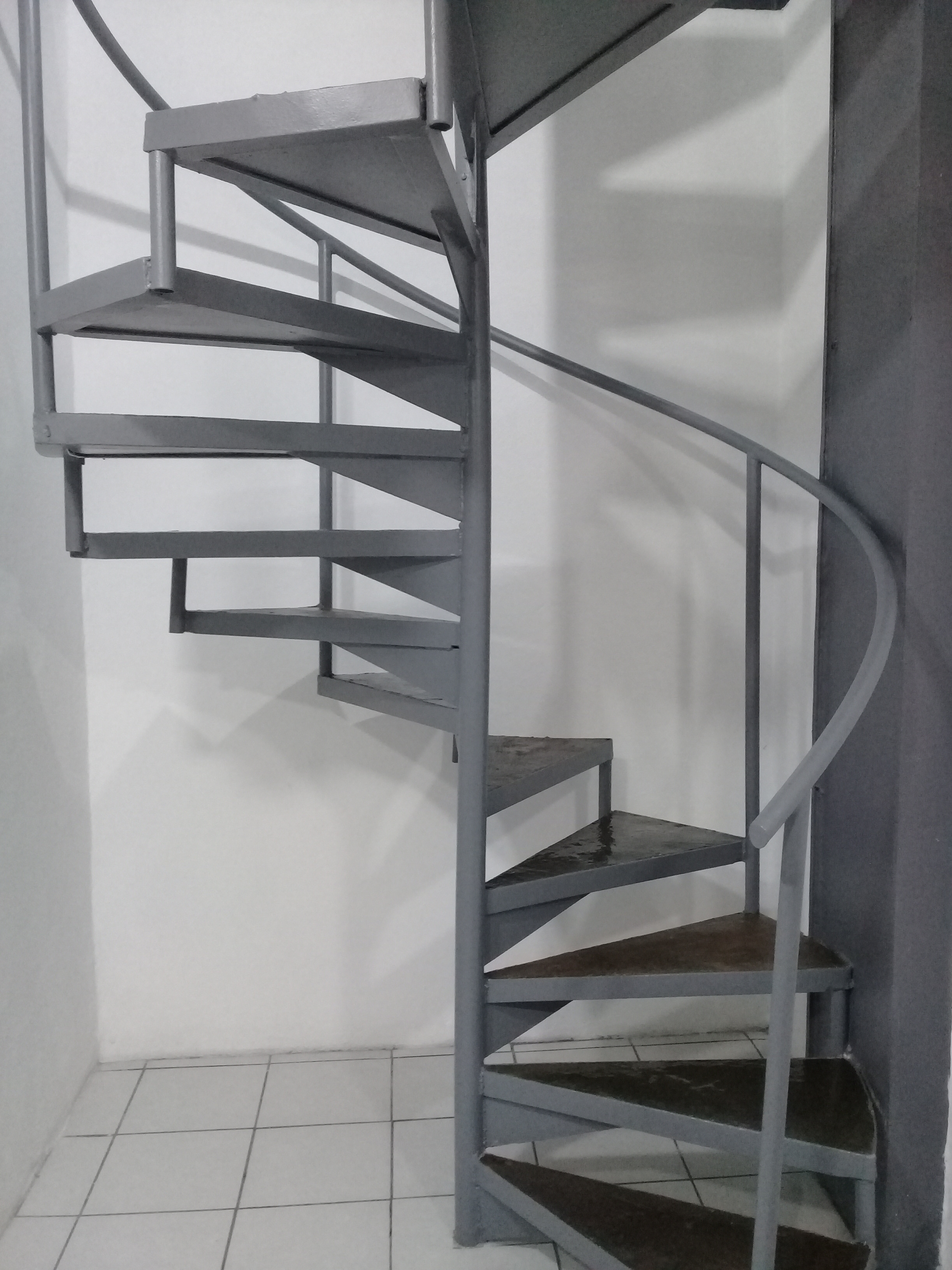 https://0201.nccdn.net/1_2/000/000/142/625/32PINTURA-DE-ESCALERAS-2448x3264.jpg