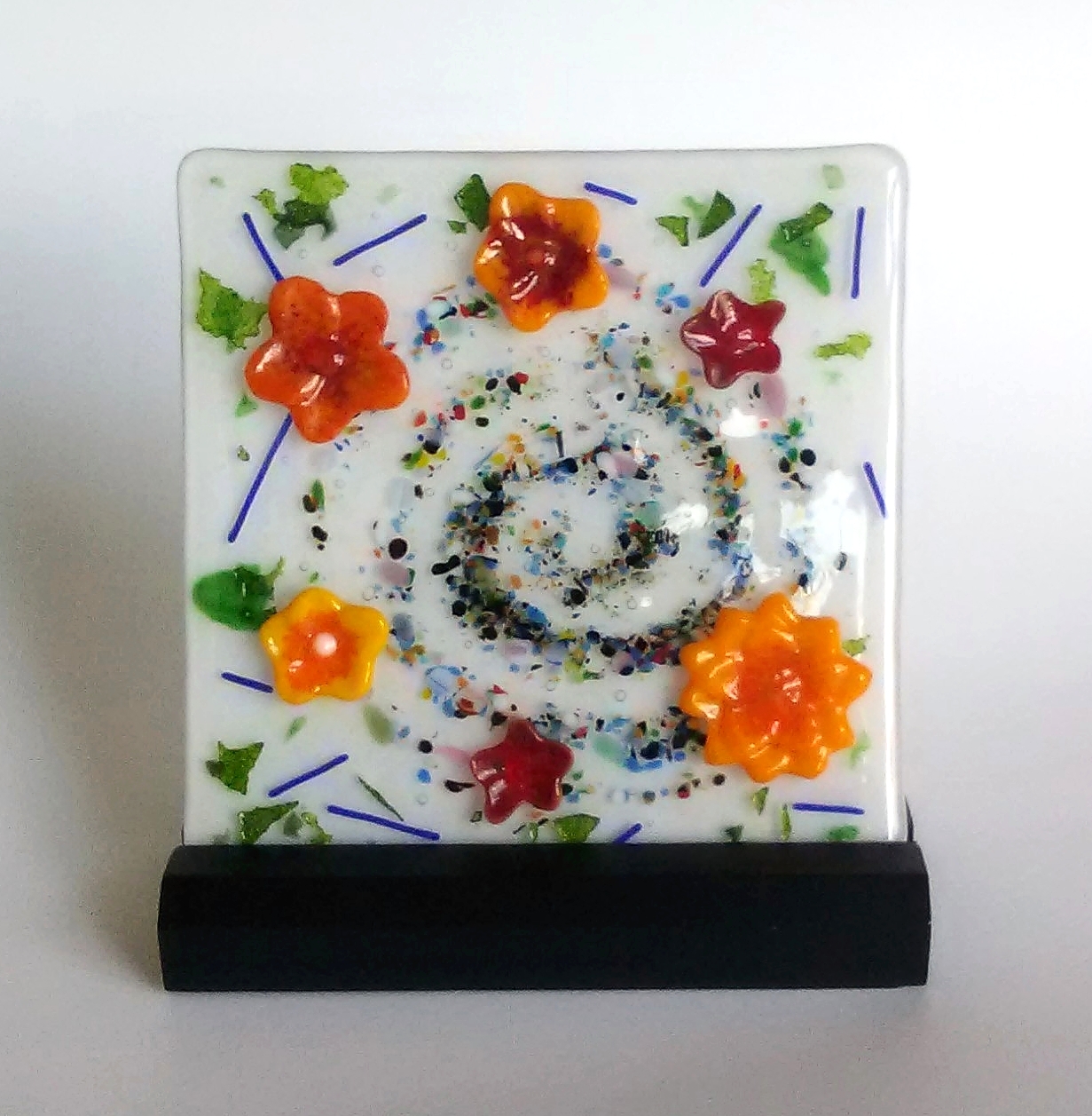 "Spring Wind"
by Nataliya Guchenia
Glass Size - 6"H X 6"W
$200.00
