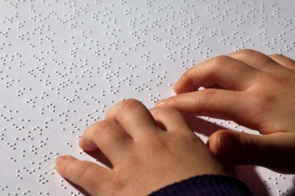 https://0201.nccdn.net/1_2/000/000/142/734/Braille-una-sola-cara-600x399.jpg