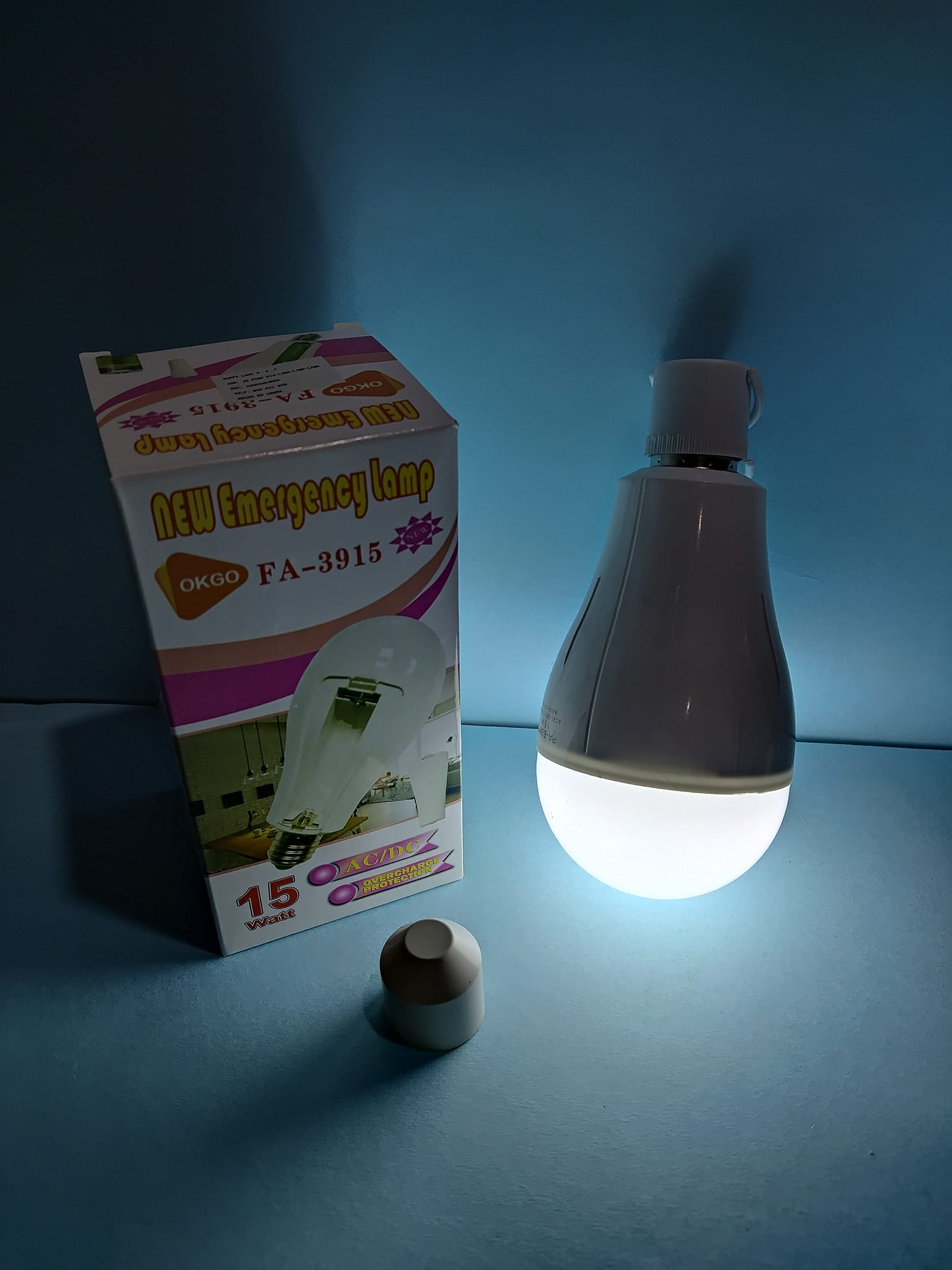 FA-3915
FOCO RECARGABLE
PRENDE AUTOMATICO AL CORTE DE CORRIENTE ELÉCTRICA
( 1 PILA RECARGABLE 15W )