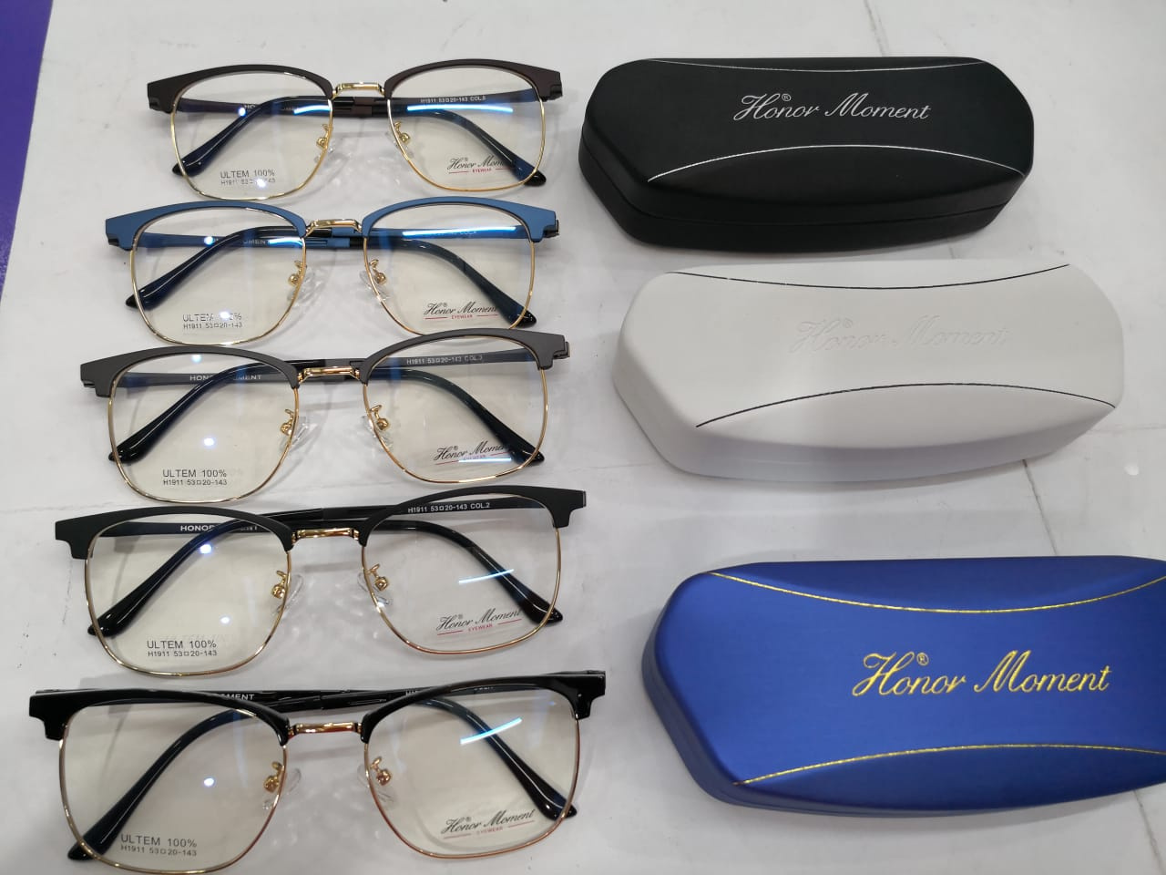 Modelo: H1911
Colores: Negro, Gris, Azul y Negro brillante 