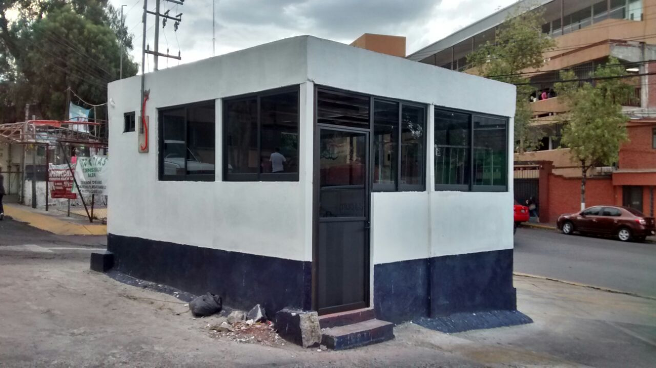 Ventanas de aluminio de 3" negras y vidrio filtrasol de 6mm.