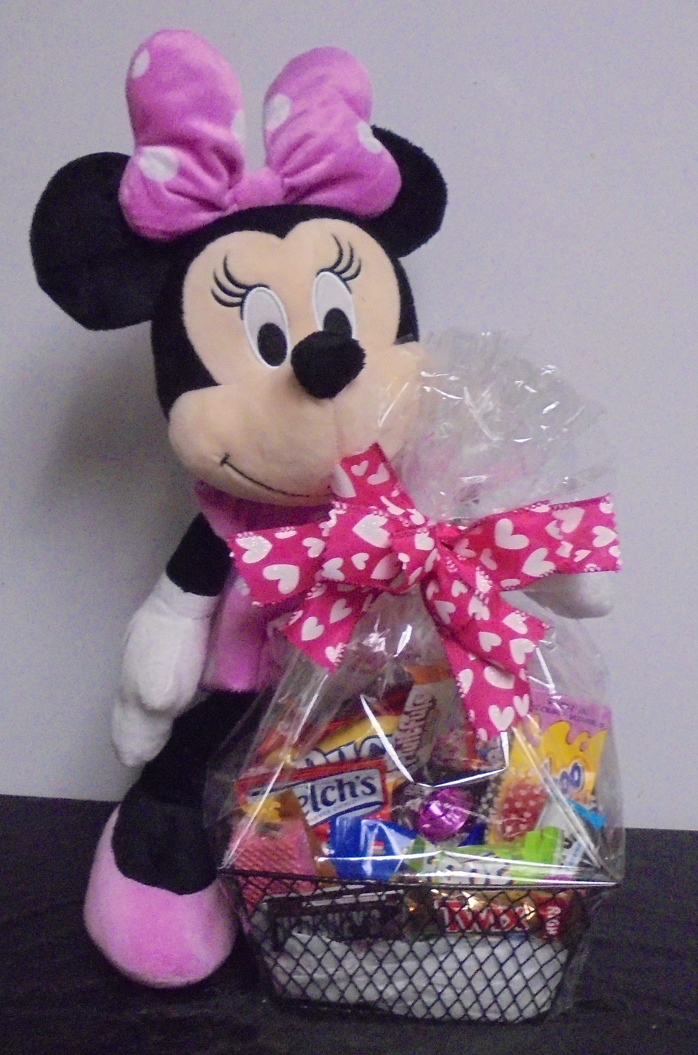 (K8) Goodie Basket
W/ Minnie Mouse Plush
$50.00