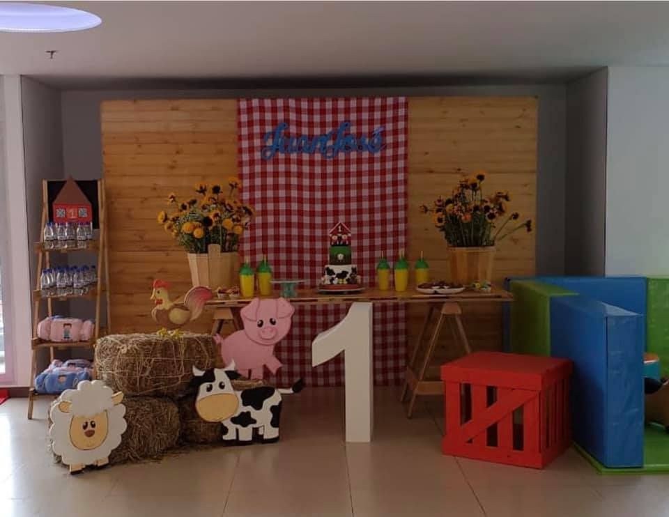 Guacal Gigante Color Rojo 
$35.000
51cm Alto
58cmX54cm