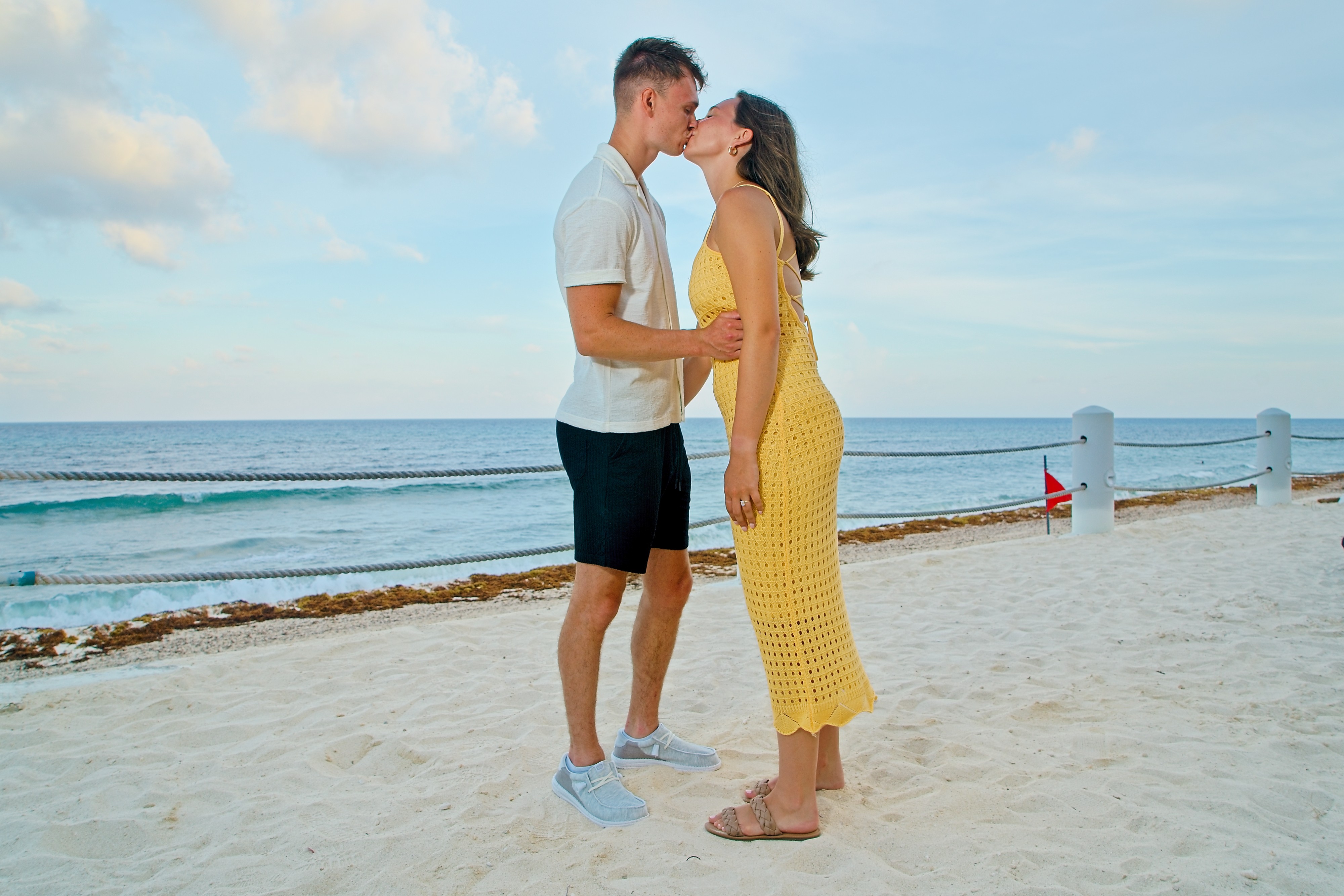 https://0201.nccdn.net/1_2/000/000/143/fca/engagement-moment-captured-%E2%80%93-proposal-photos19.jpg