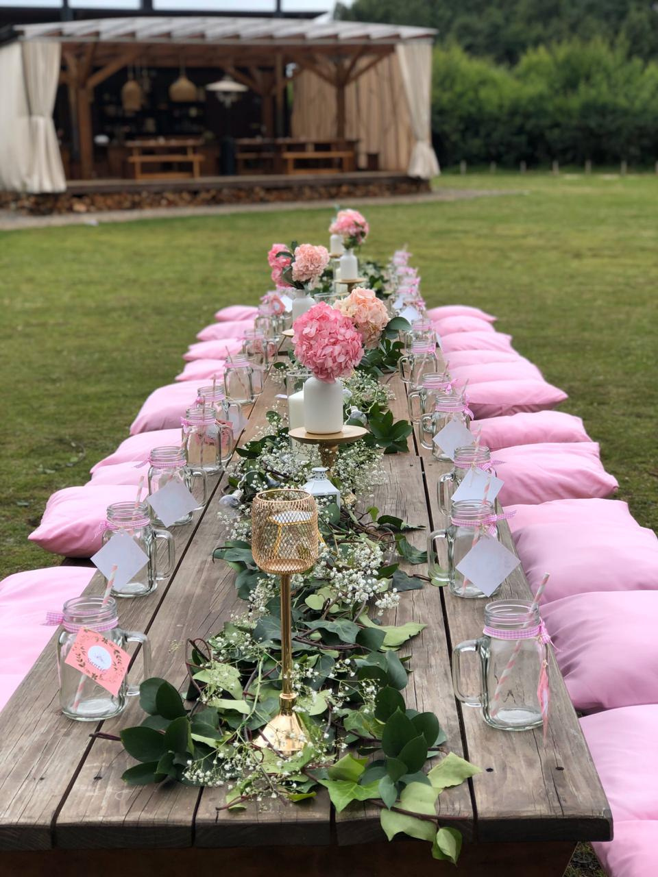 Cojines en tela Rosa
44cm x 44cm
Alquiler $ 5.000
Precio Unitario