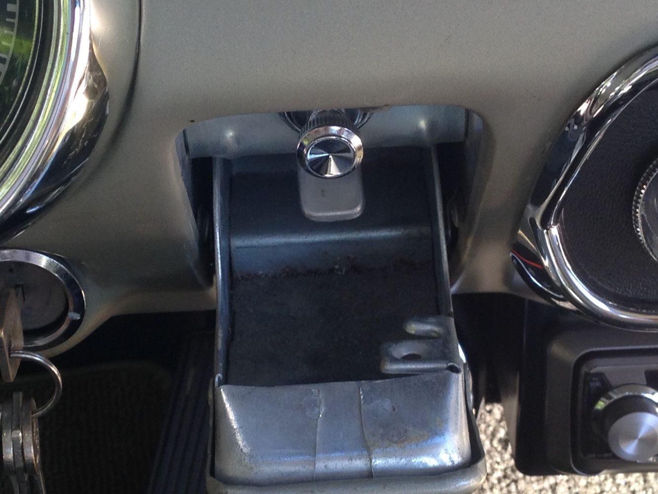 Original ash tray, still clean!