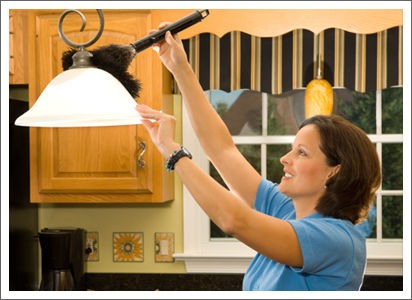 Woman cleaning the kitchen|||| Woman cleaning the kitchen||||