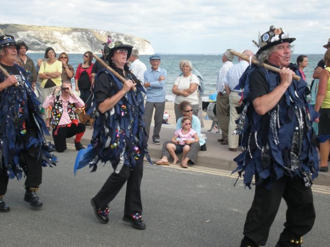 Couptrain Morris march off !