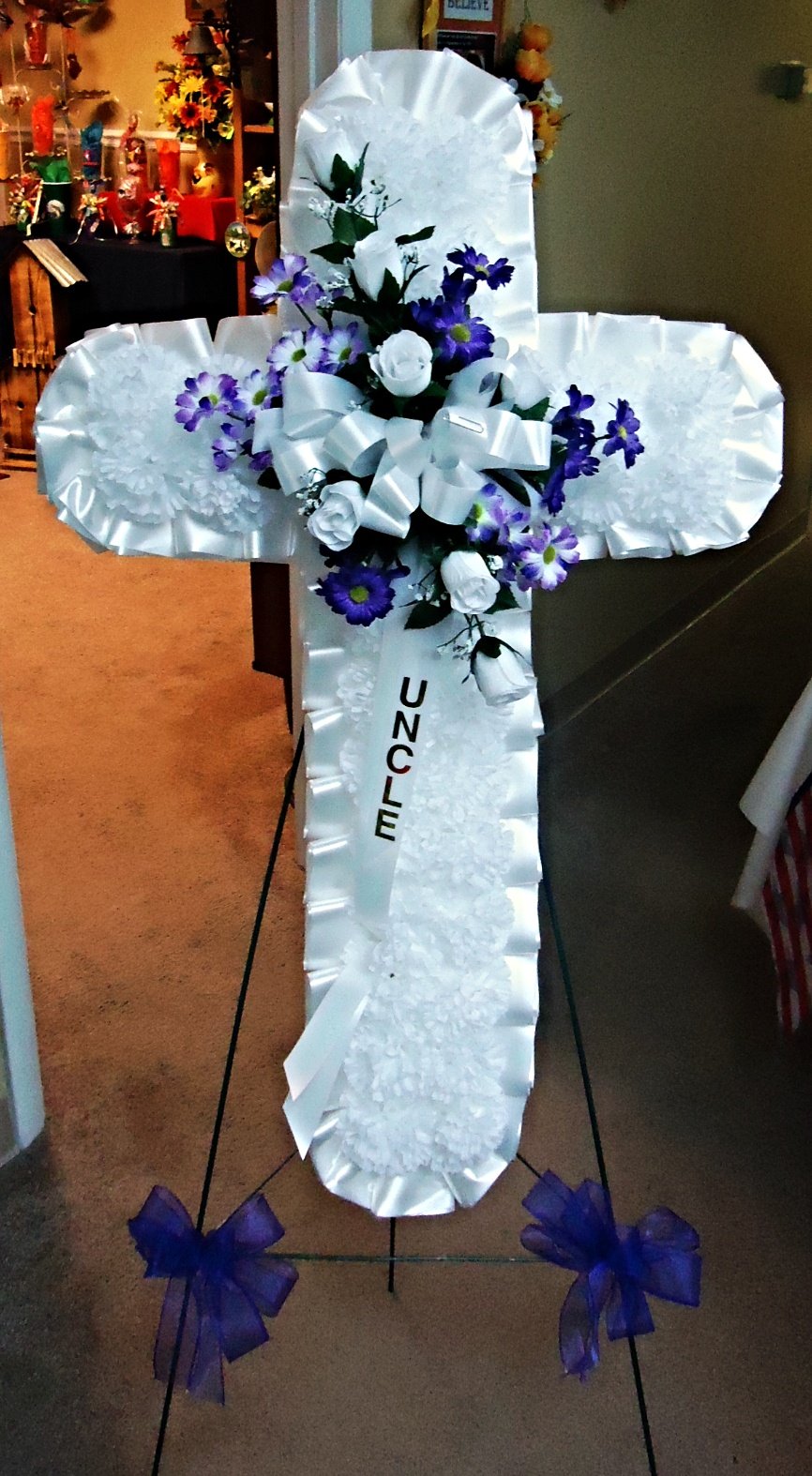 (5) "SILK" Large Standing Cross Spray
(Colors Vary)
$125.00