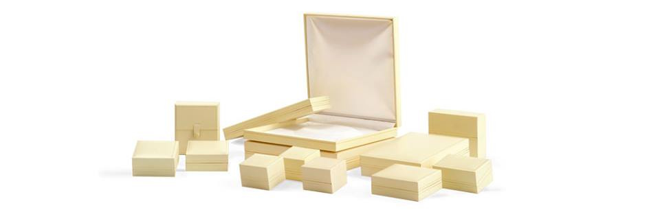 Estuches de madera, color cremita para diferentes accesorios