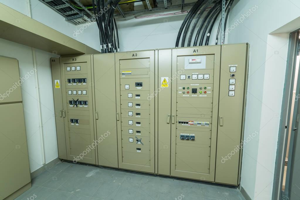 https://0201.nccdn.net/1_2/000/000/145/495/depositphotos_130068066-stock-photo-medium-voltage-electricity-distribution.jpg