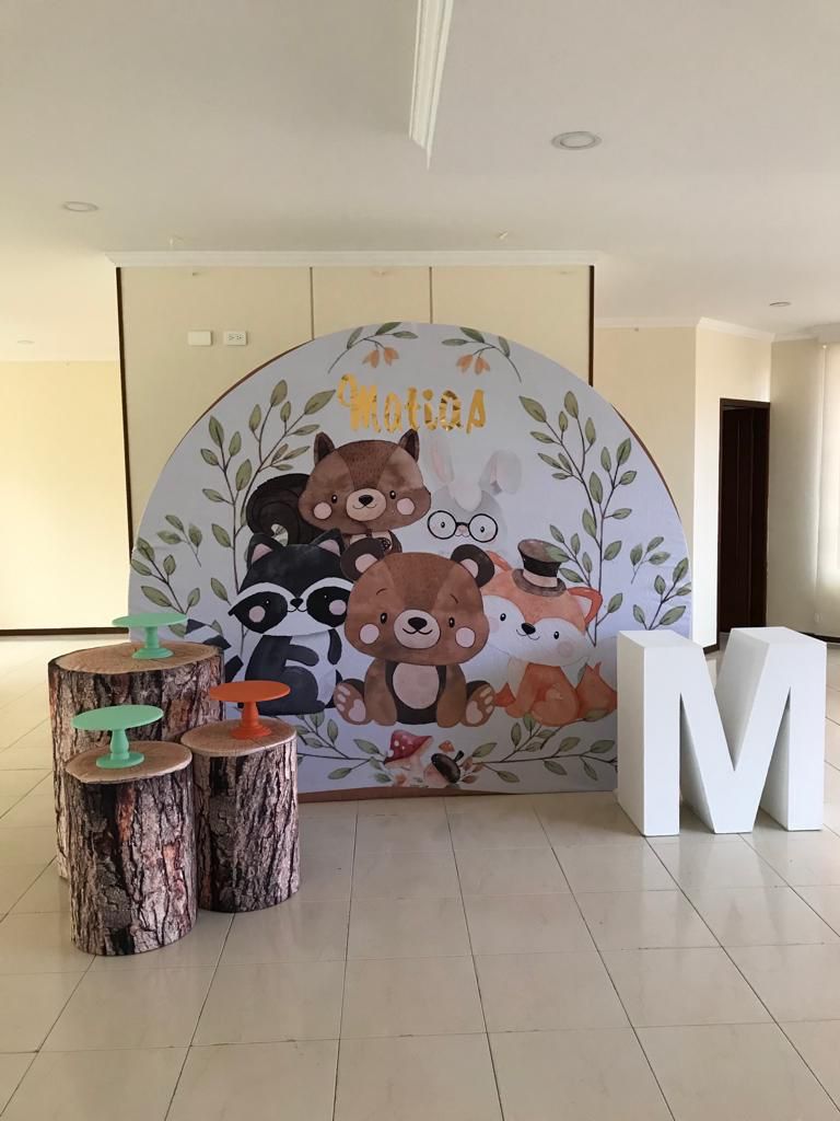 Pared Circular Tematica Animalitos
$250.000 en Alquiler
Diámetro 2.60m