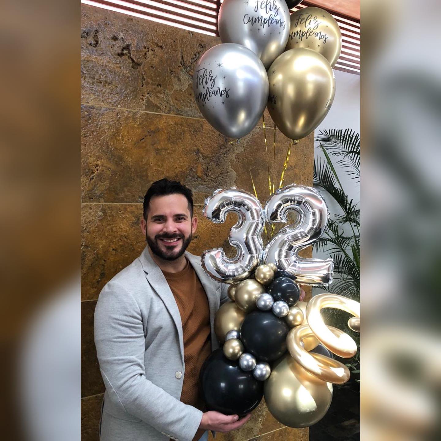 Colombia: 1111 Pesos
Venezuela: 11$
Negociable Según Diseño 
