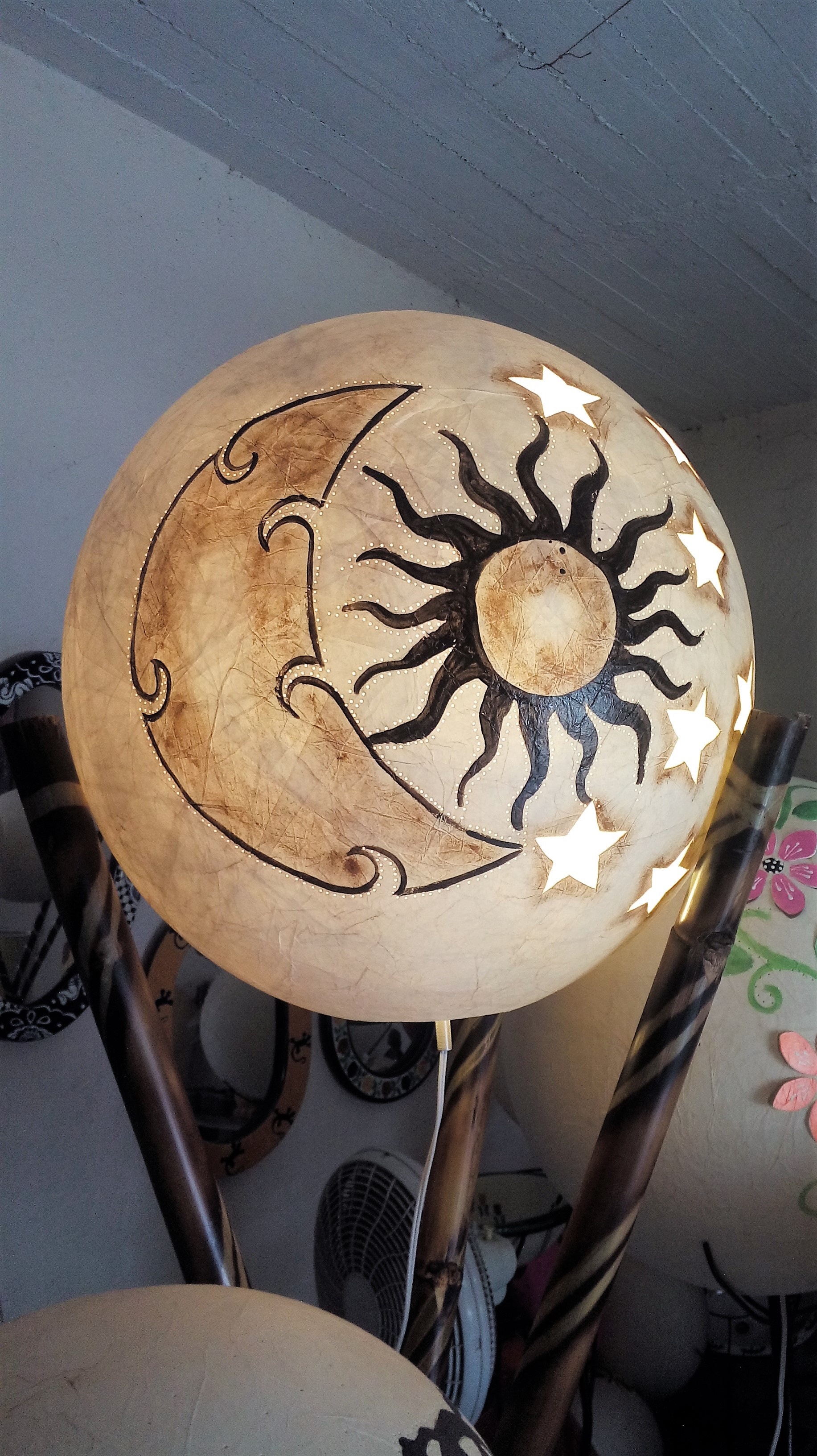 https://0201.nccdn.net/1_2/000/000/145/6fb/L--mpara-con-carrizo--eclipse-1833x3264.jpg