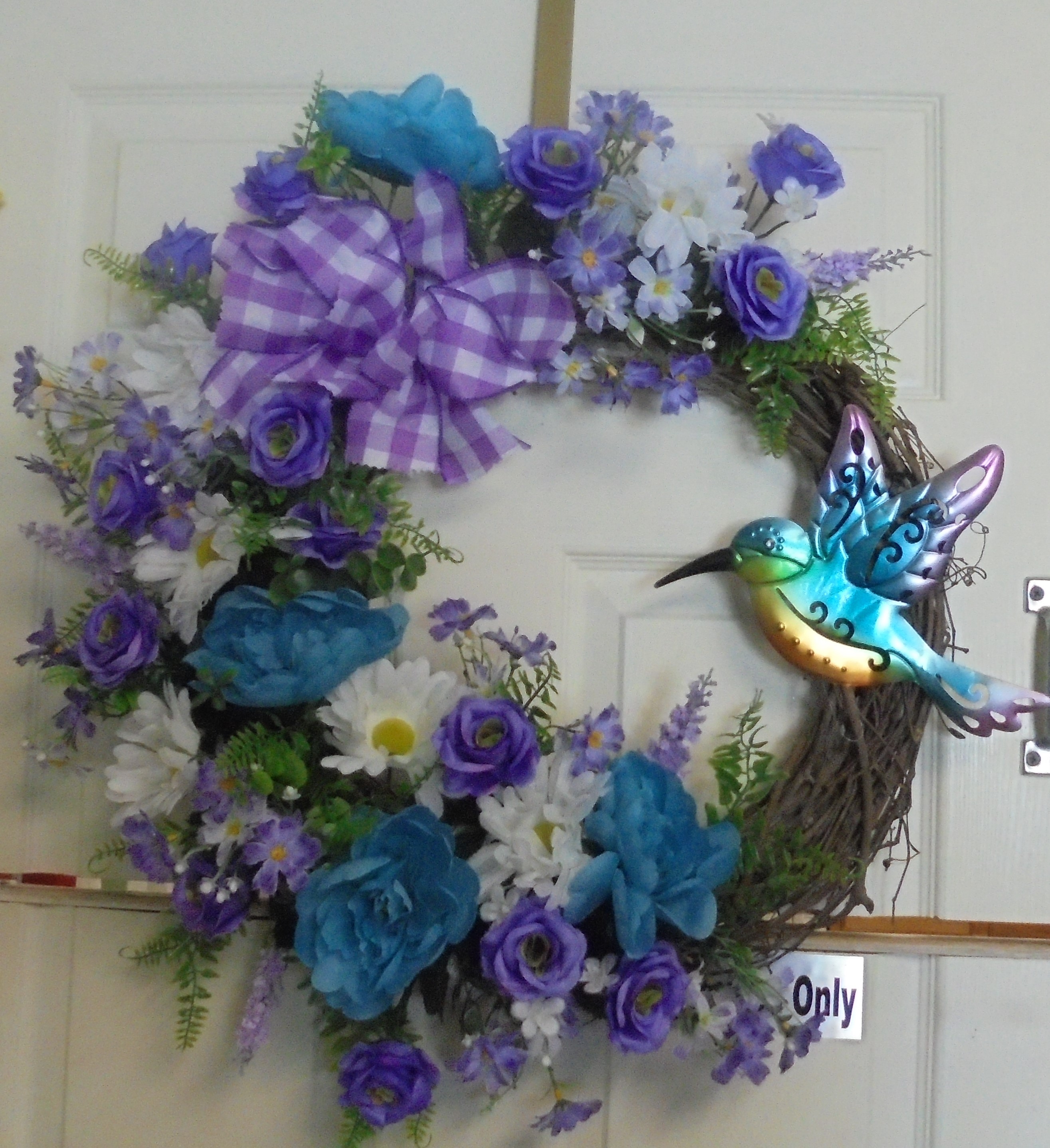 (SORRY OUT OF STOCK!!)
(1) "Grapevine" Wreath
W/ Hummingbird
$60.00