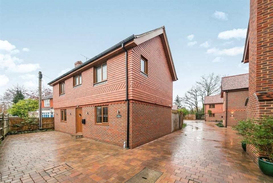 Dukes Place, Sayers Common