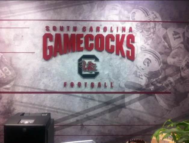 USC FLOYD BUILDING
Dimensional Letters