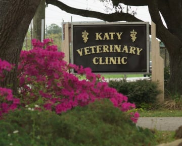 Katy Veterinary Clinic Sign