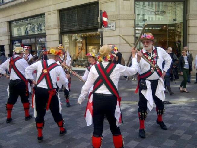 Dancing in Argyle St