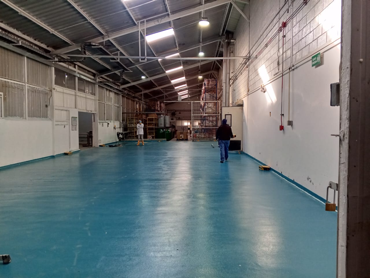 Readecuación área producción - Piso de ucrete, Planta de Conservas - Puembo