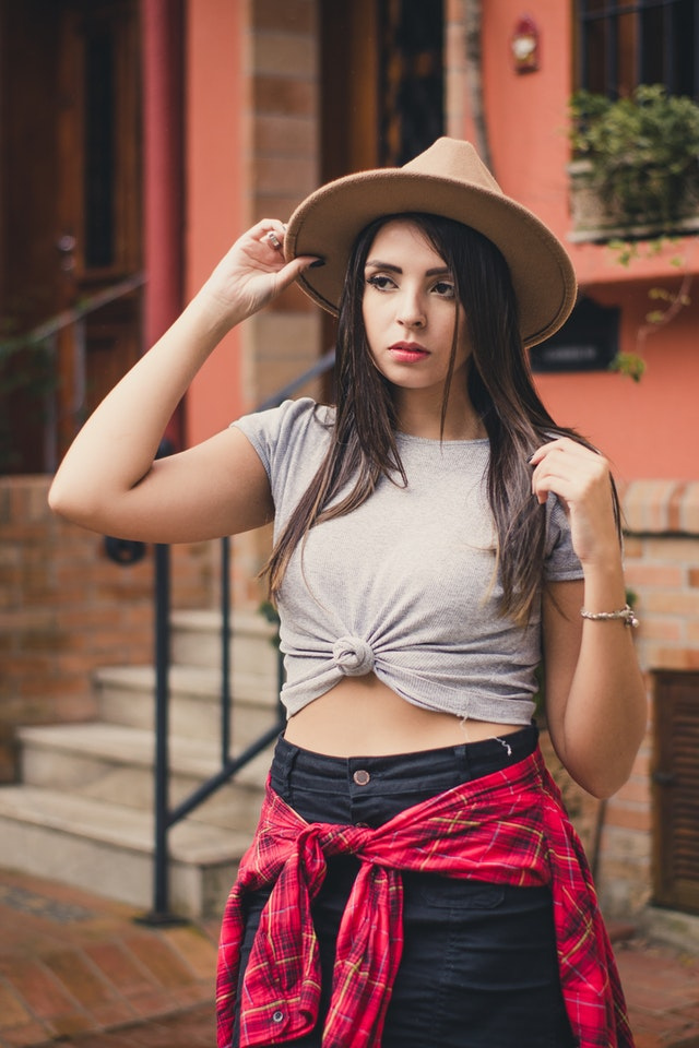 https://0201.nccdn.net/1_2/000/000/149/7fe/attractive-beautiful-beauty-2019924-640x960.jpg