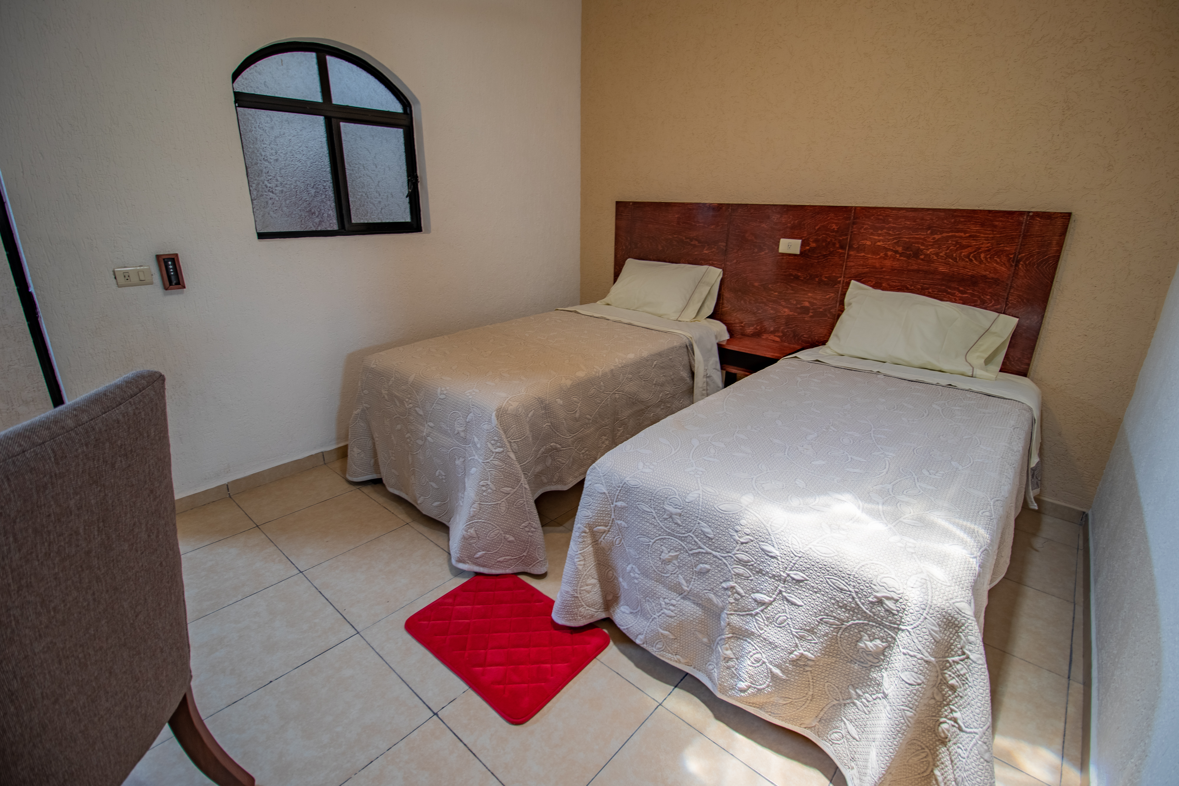 https://0201.nccdn.net/1_2/000/000/149/e4a/casa-garatusa-41.jpg