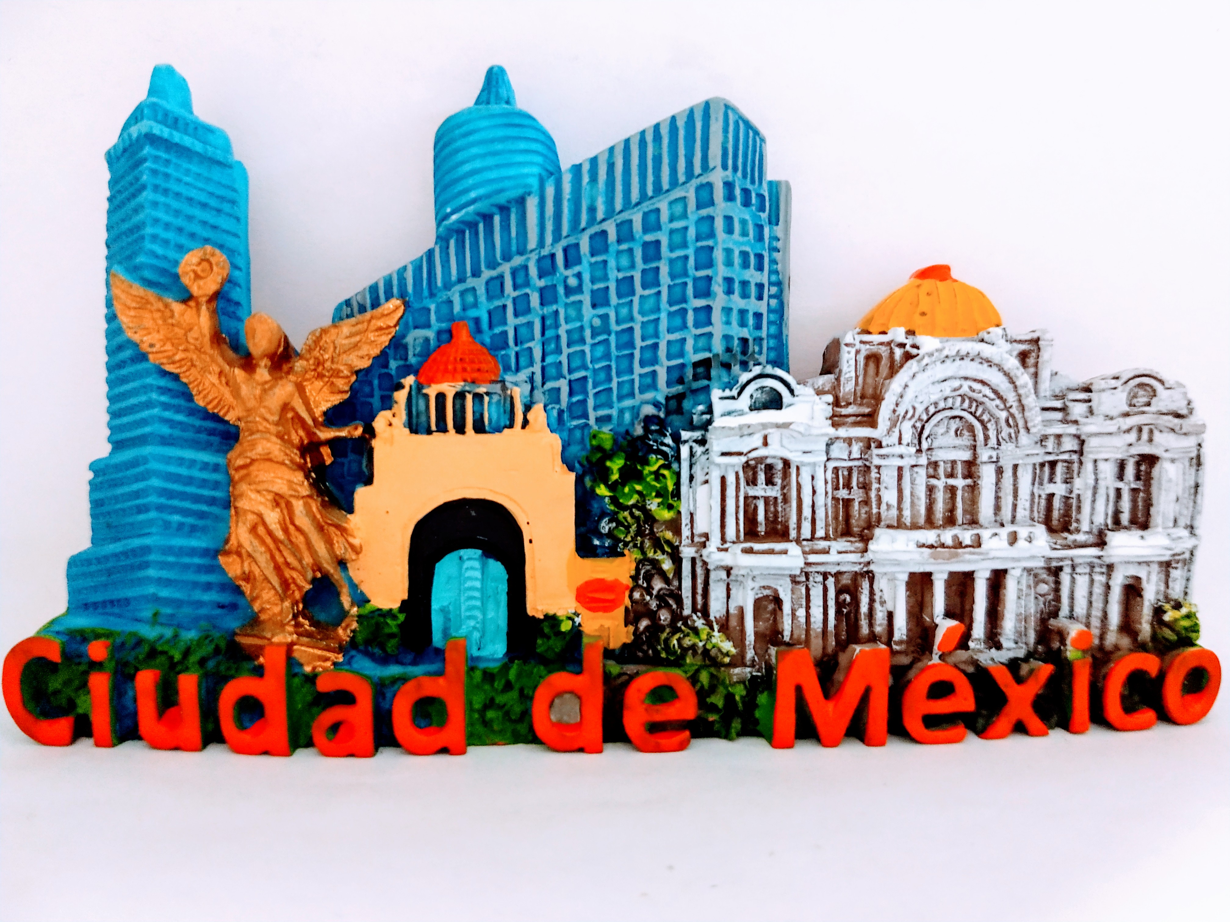 IMÁN DE RESINA 
CIUDAD DE MÉXICO
PINTADO A MANO
10.5cm Ancho
6cm Alto