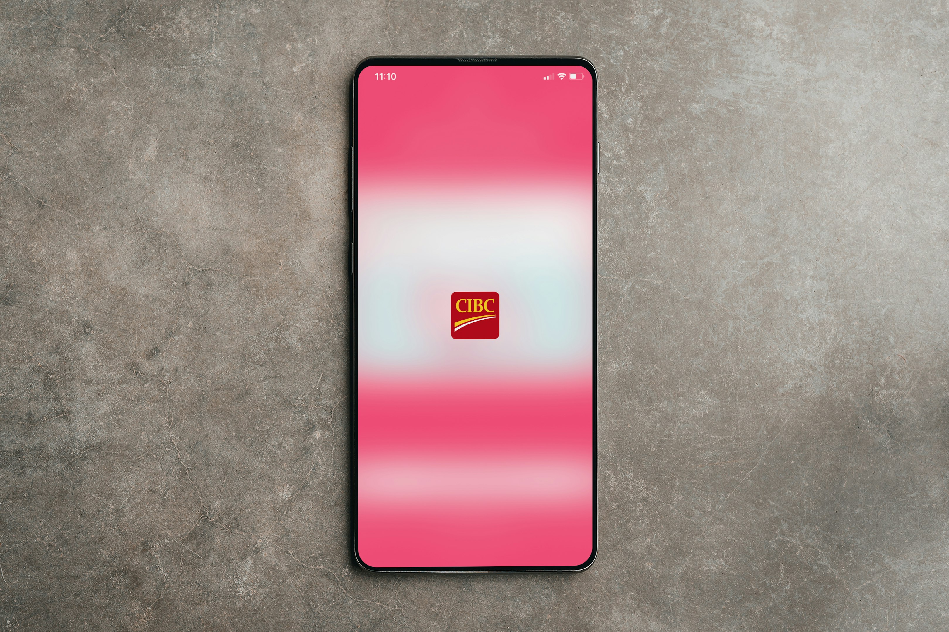 un teléfono celular con una pegatina en su parte trasera