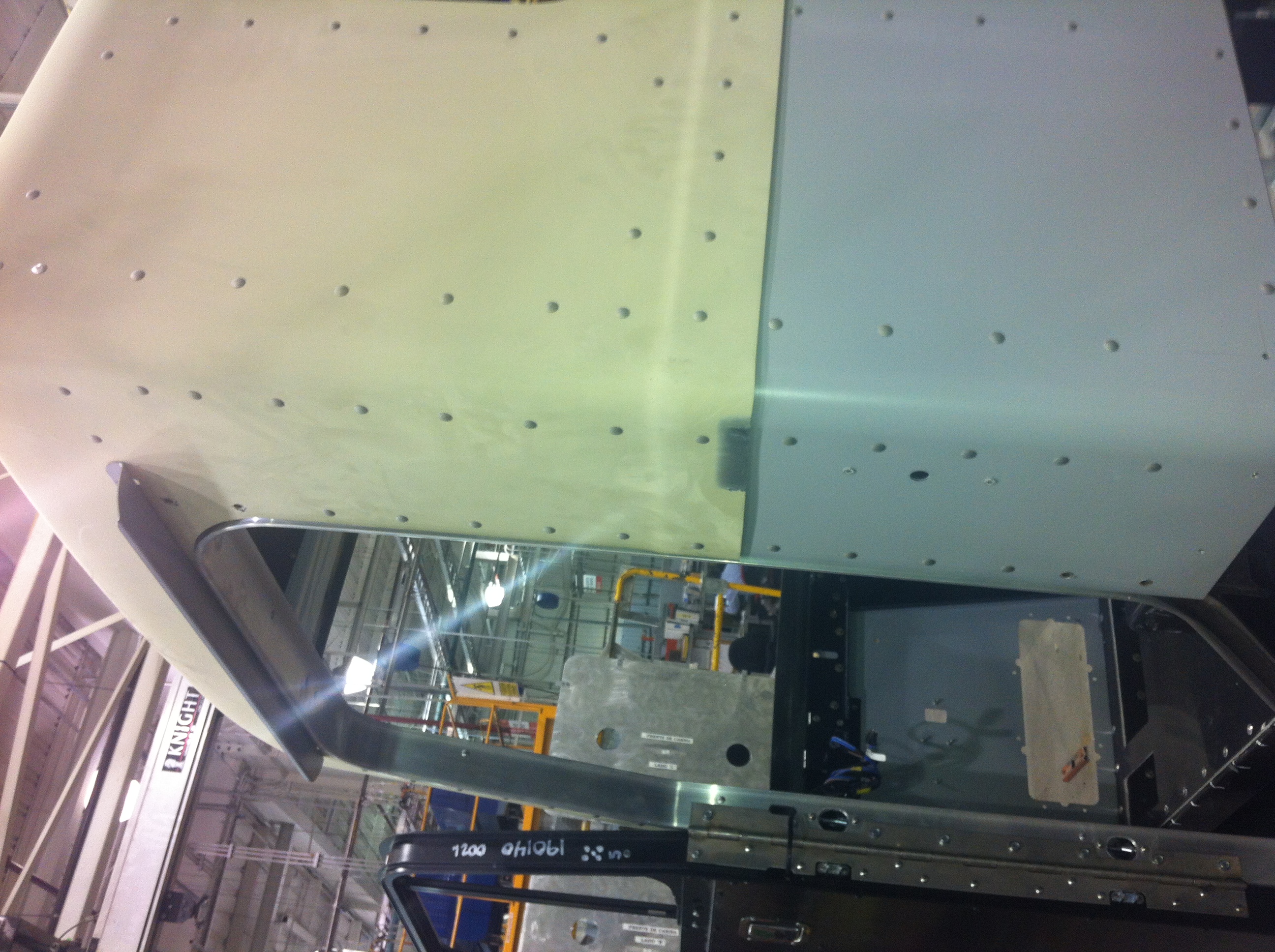 Ensamble de la estructura de la cabina de tractocamiones en OEM´s