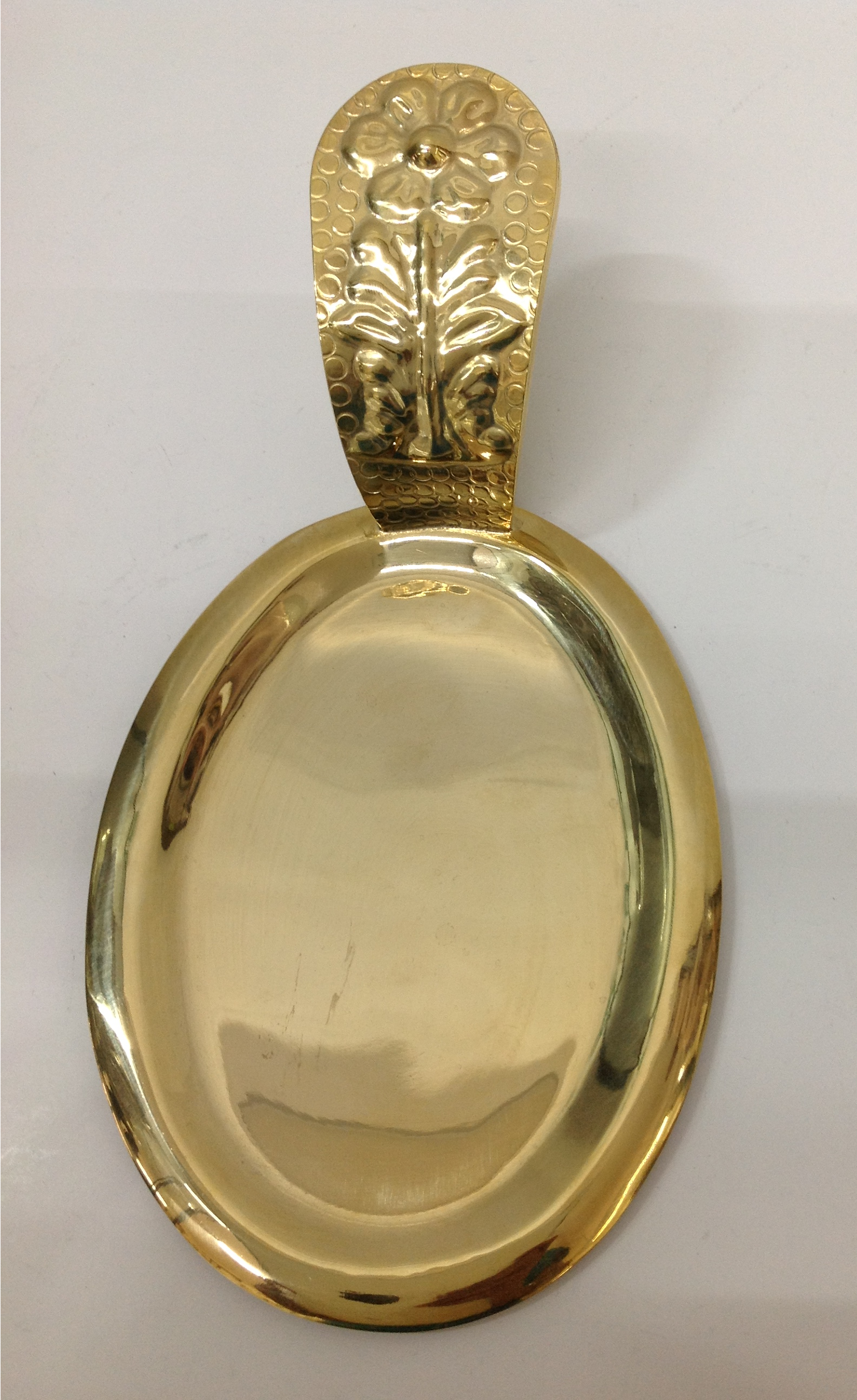 PLATILLO DE COMUNIÓN DE LATÓN