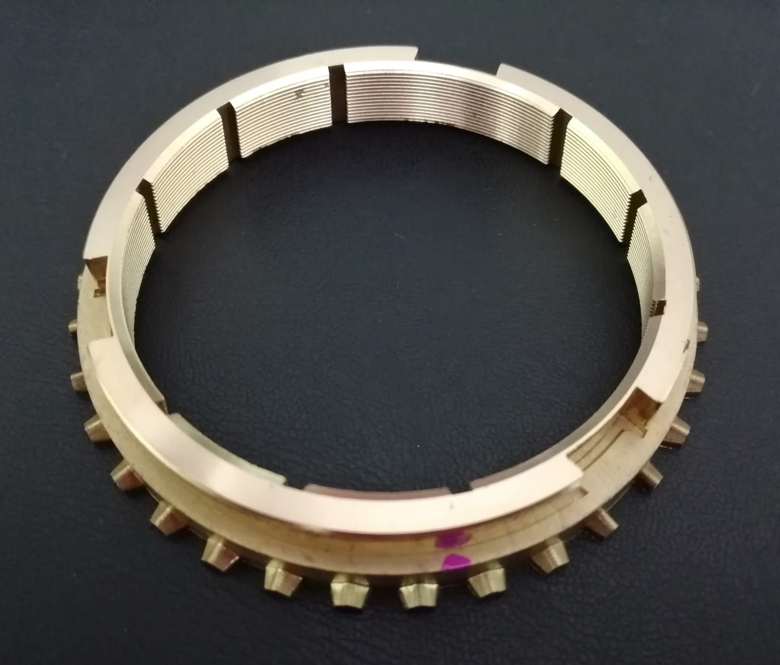 TOYOTA 
BRONCE 
CHICO 
3RA 4TA 5TA
$155