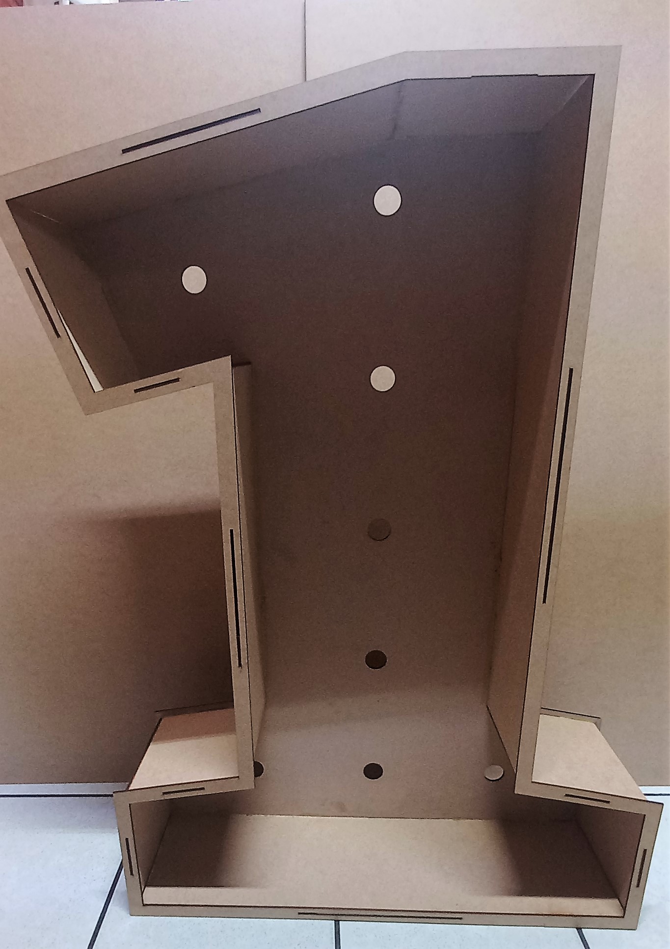 Numero 3D con Hoyo para Foco
100 cm Alto $1,200.00