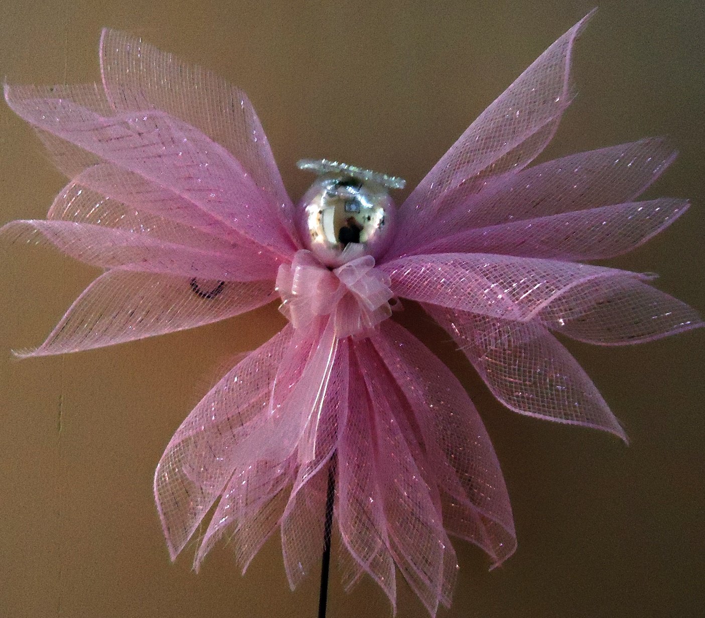 Mesh Angel On 
  Shepherd Hook
   $22.50