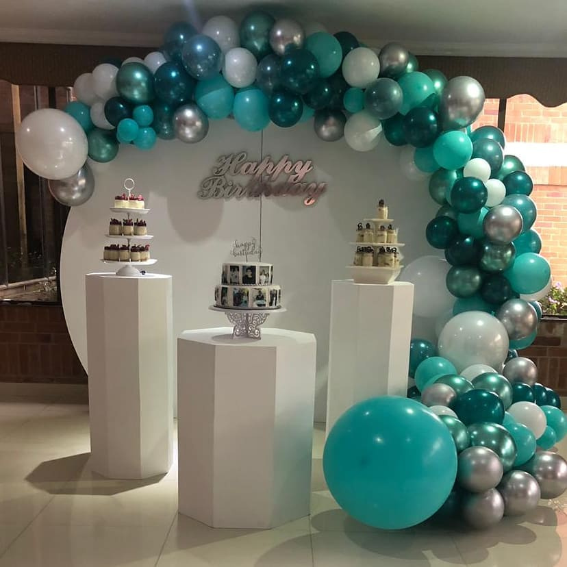 Diámetro 2.60m
Pared Circular $ 150.000
(SE ADAPTA AL COLOR QUE GUSTE)
Mensaje Personalizado $ 70.000