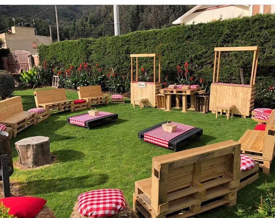 Cojin a Cuadros
Medidas 50x50cm
$5.000 Alquiler