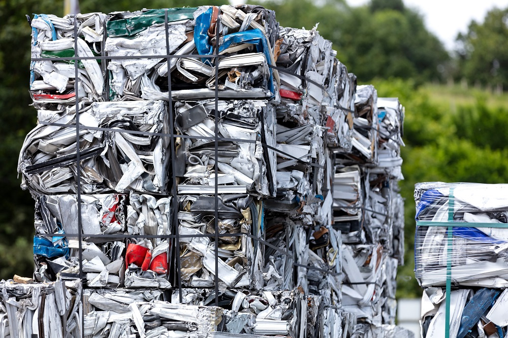 Metal Scraps in Packed in Cubes Metal Scraps in Packed in Cubes