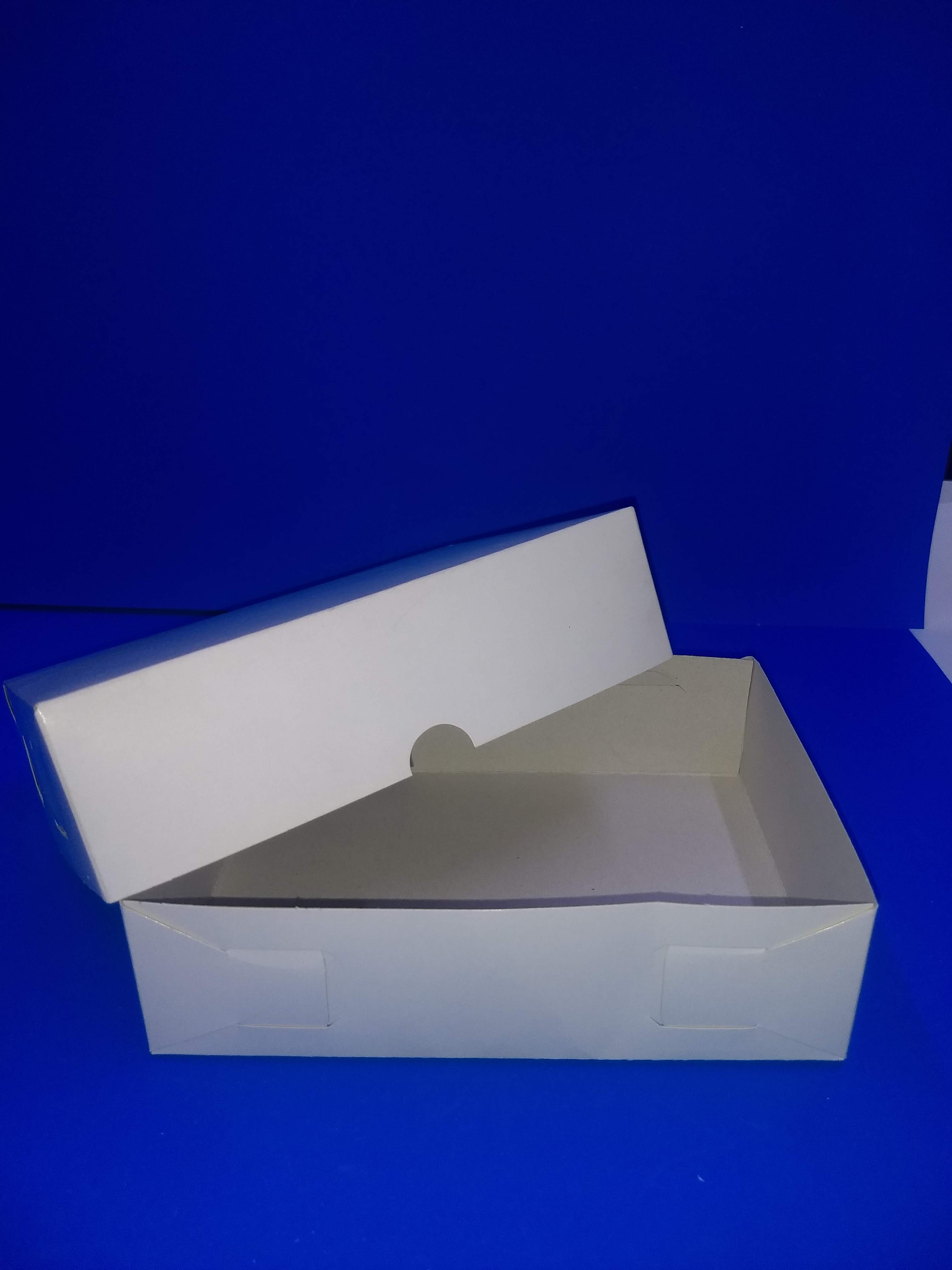 CAJA CAPLE BLANCA
MODELO #26  32X19X6