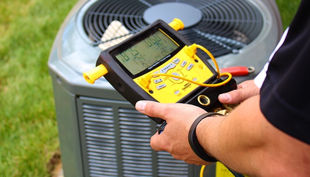 Air Conditioning Repair Servicing Man