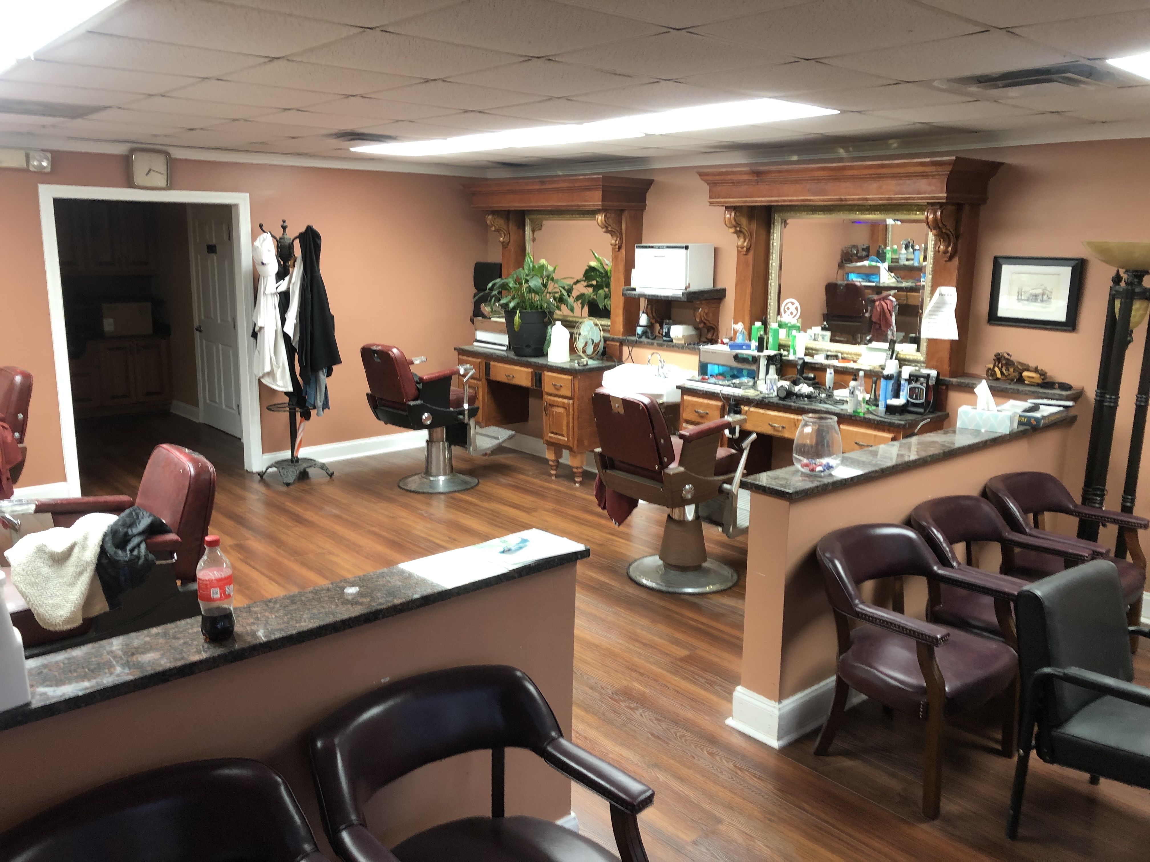Barbershop with vinyl flooring 1