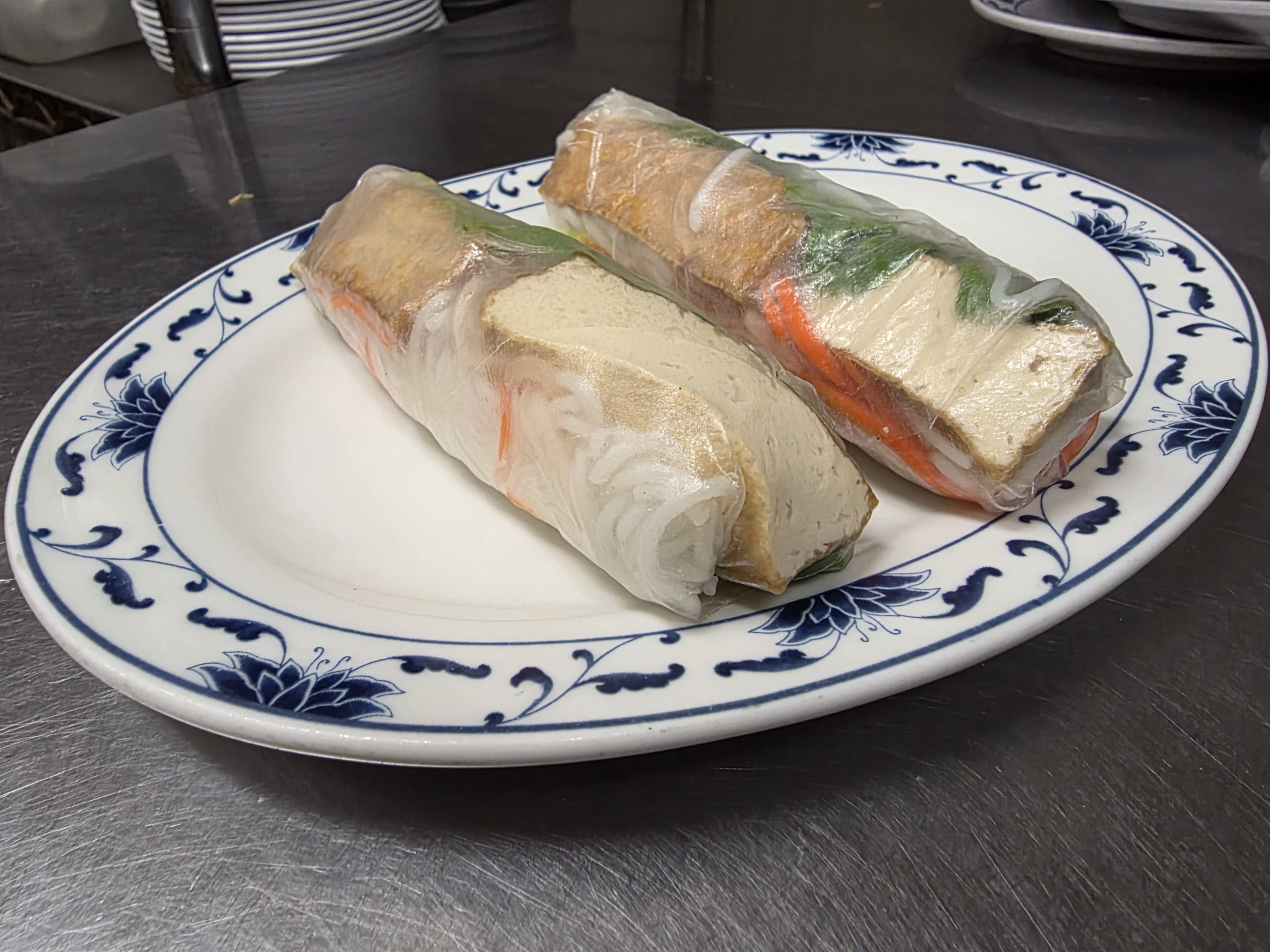 2V.  GOI CUON CHAY (2 rolls) 