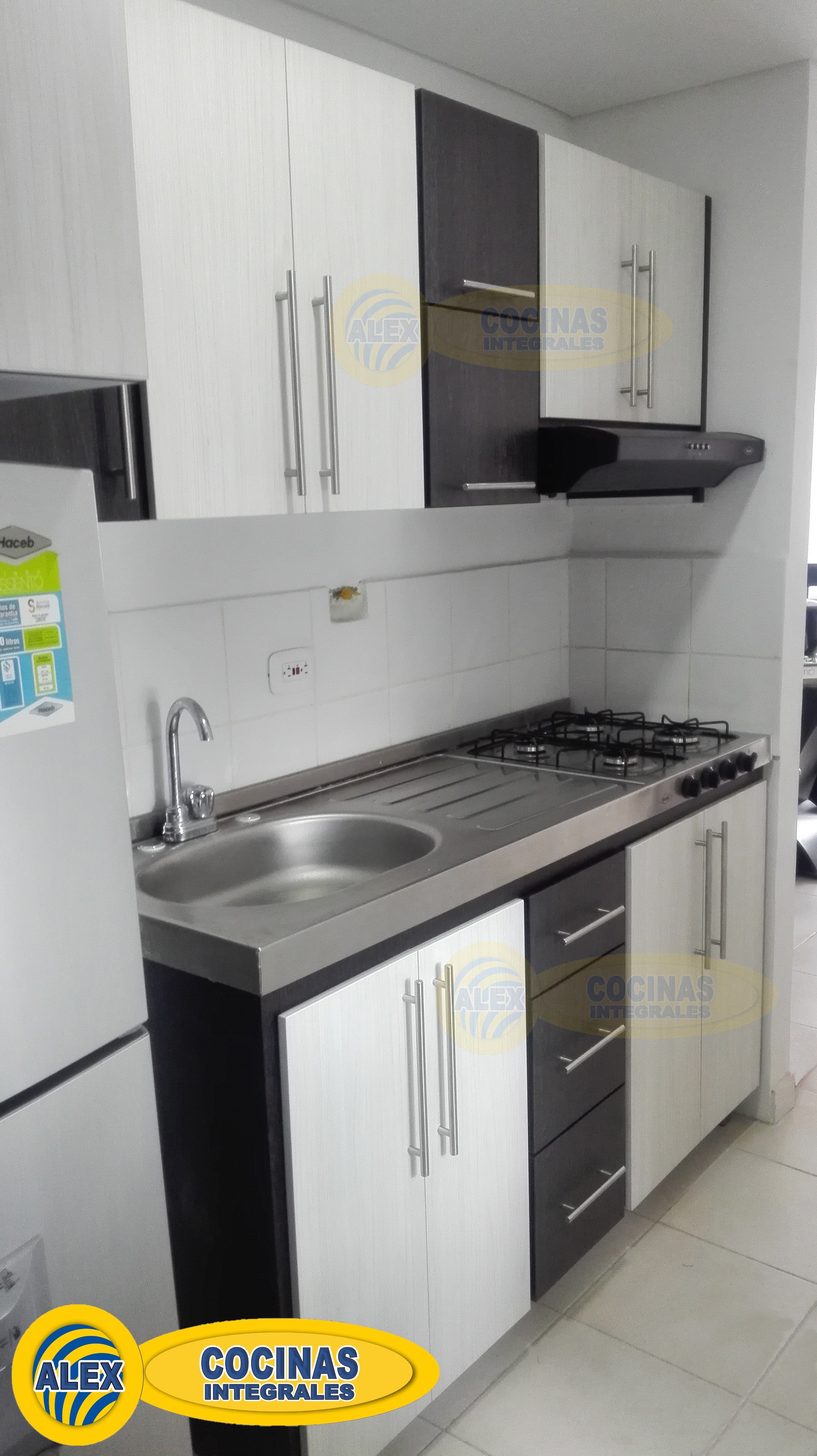 Cocina lineal colores Glacial y Volcano