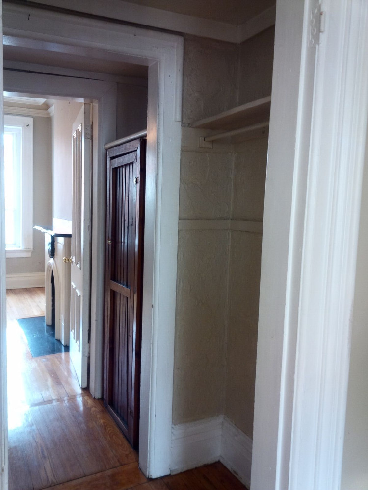 138 Charlotte #3 Hall