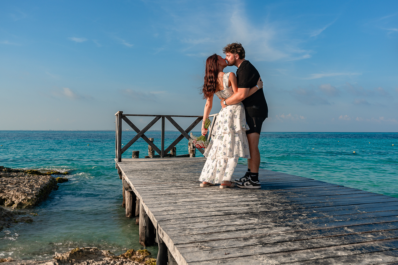 https://0201.nccdn.net/1_2/000/000/151/cec/romantic-proposal-in-cancun-sunset--riu-palace-las-americas-canc.jpg
