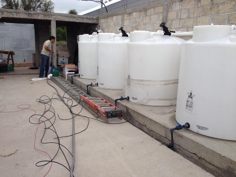 Tendido de cables del centro de carga a las válvulas hidráulicas, reguladoras de presión, electricas.